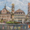 Zu sehen ist der historische Marienbrunnen auf dem Gmünder Marktplatz