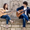 Zu sehen ist das Molina Guitar Duo