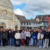 Zu sehen ist die Schülergruppe aus Faenza zusammen mit dem Ersten Bürgermeister Baron
