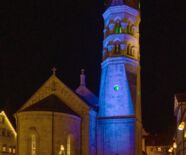 Johanniskirche beleuchtet zur Weihnachtszeit