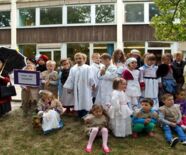 Aufführungen der Kinder "Das Leben von Maria Montessori"