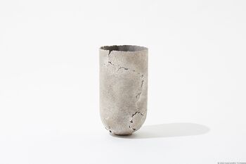 Kazuhiro Toyama. Vase "Biophilia; Ephemeral Vase". 970/000 Silber. 2022. Foto: Shinichi Ichikawa