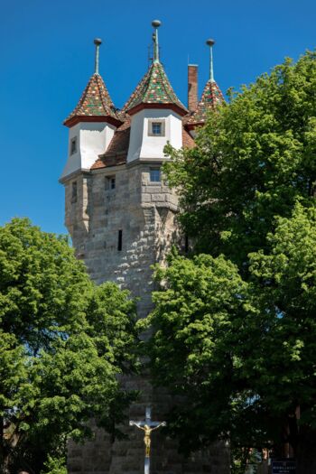 Zu sehen ist der Fünfknopfturm