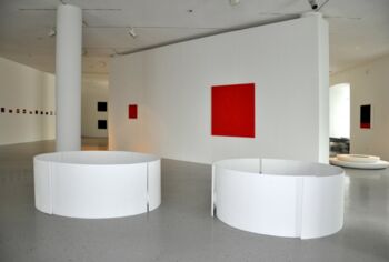 Ausstellungsansicht: Poesie der Stille. Hasso von Henninges (Malerei) – Hans Karl Kandel (Skulptur), Galerie im Prediger 2011. © Künstler, Foto: Joachim Haller.