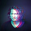 Ein Foto des Musikers.