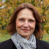 Zu sehen ist ein Portraitbild von Sybille Baecker