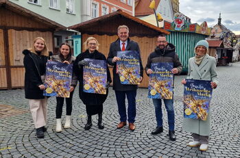 Zu sehen sind die Projektverantwortlichen mit Oberbürgermeister Richard Arnold
