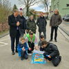 Zu sehen sind die Schülerinnen und Schüler bei der Straßenmalaktion