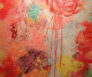 Zu sehen ist eine Leinwand mit überwiegend roter Farbe. Es sind kleine Blumen und oben rechts eine Rose angedeutet, deren Farbe über das Bild verläuft.