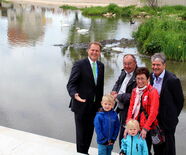 Oberbürgermeister Richard Arnold, Georg und Helga Eichele mit den Enkeln Hannes und Leni, Karl-Eugen Ebertshäuser