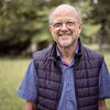 Zu sehen ist ein Portraitbild von Reinhard Nowak