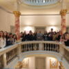 Zu sehen sind die Schülerinnen und Schüler nach dem Empfang im Gmünder Rathaus