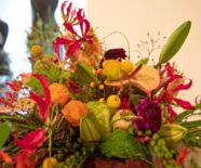 Blumengesteck der 7. Blumenschau mit dem Thema Glanz und Gloria