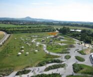 Zu sehen ist der Himmelsstürmer Ausblick auf den Weledagarten