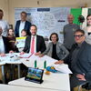 Zu sehen sind die Verantwortlichen bei der Vertragsunterzeichnung für Deutschlands erster CreatorSpace an der Klösterleschule