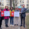Zu sehen ist die Spendenübergabe des Zonta Club Schäwbisch Gmünd an den Ersten Bürgermeister Christian Baron