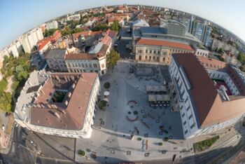Zu sehen ist der Johannisplatz von oben